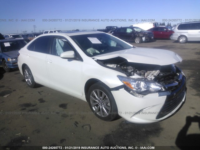 4T1BF1FK5HU635236 - 2017 TOYOTA CAMRY LE/XLE/SE/XSE WHITE photo 1