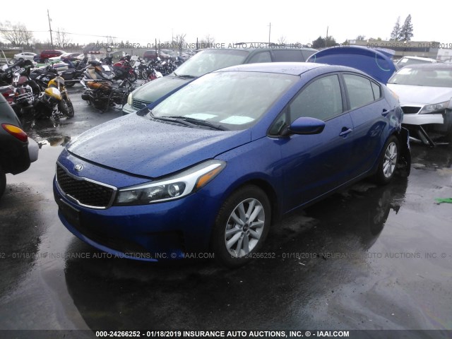 3KPFL4A73HE065237 - 2017 KIA FORTE LX/S BLUE photo 2