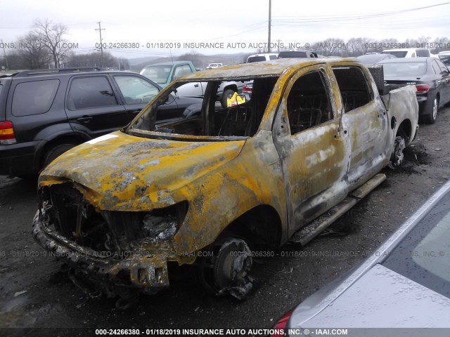 5TFDW5F1XAX138537 - 2010 TOYOTA TUNDRA CREWMAX SR5 GRAY photo 2