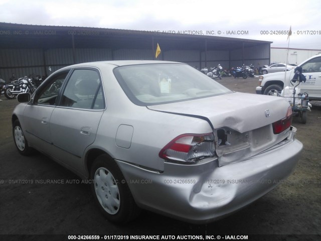 1HGCG6654XA156160 - 1999 HONDA ACCORD LX SILVER photo 6