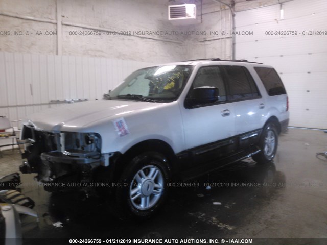 1FMPU16L94LA64953 - 2004 FORD EXPEDITION XLT SILVER photo 2