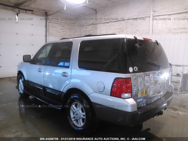 1FMPU16L94LA64953 - 2004 FORD EXPEDITION XLT SILVER photo 3