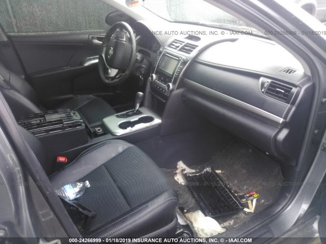 4T1BF1FK4CU191470 - 2012 TOYOTA CAMRY SE/LE/XLE 灰色 照片 5