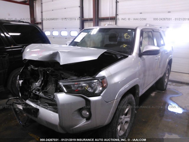 JTEBU5JR8F5241500 - 2015 TOYOTA 4RUNNER SR5/LIMITED/TRAIL/TRD PRO SILVER photo 2