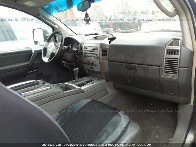 1N6AA06A95N523400 - 2005 NISSAN TITAN XE/SE/LE GRAY photo 5