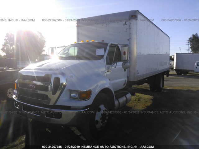 3FRNF6FB5CV357379 - 2012 FORD F650 SUPER DUTY WHITE photo 2