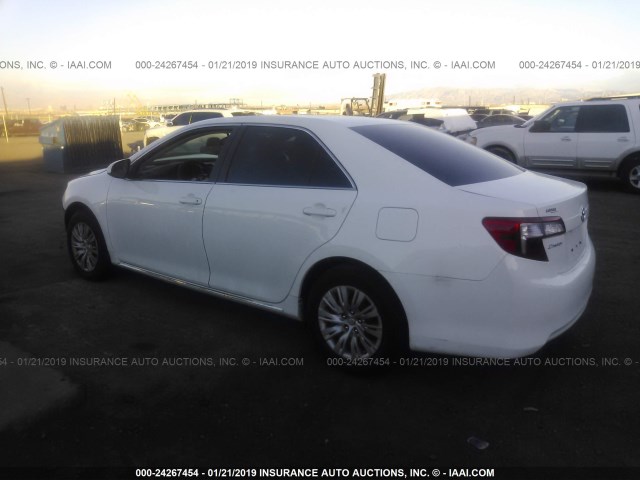 4T4BF1FK0ER418694 - 2014 TOYOTA CAMRY L/SE/LE/XLE 白色 照片 3