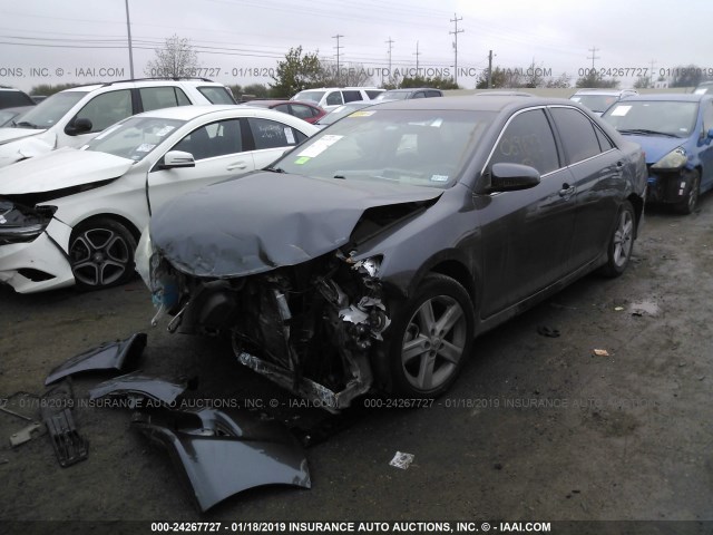 4T1BF1FK6CU069693 - 2012 TOYOTA CAMRY SE/LE/XLE GRAY photo 2