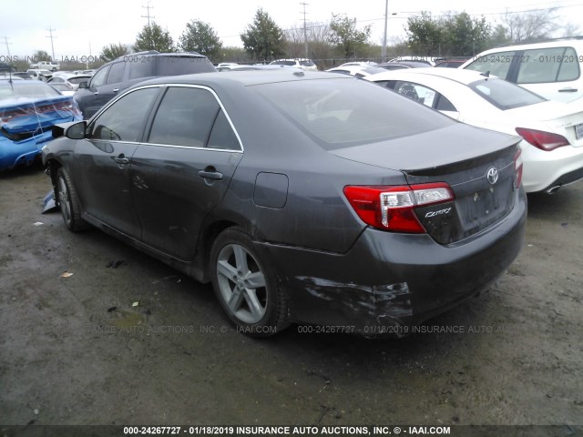 4T1BF1FK6CU069693 - 2012 TOYOTA CAMRY SE/LE/XLE GRAY photo 3