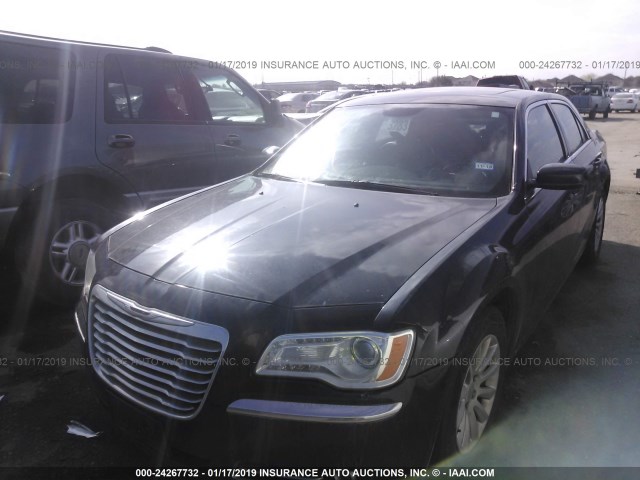 2C3CCAAG1DH731421 - 2013 CHRYSLER 300 BLACK photo 2