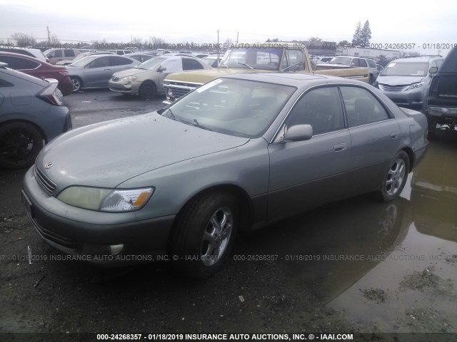 JT8BF28G810340100 - 2001 LEXUS ES 300 GRAY photo 2