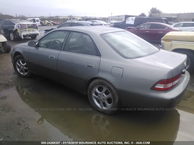 JT8BF28G810340100 - 2001 LEXUS ES 300 GRAY photo 3