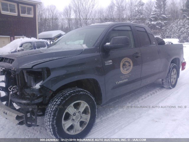 5TFUY5F11GX581260 - 2016 TOYOTA TUNDRA DOUBLE CAB SR/SR5 GRAY photo 2