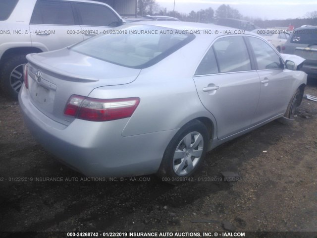 4T1BE46K67U136903 - 2007 TOYOTA CAMRY NEW GENERAT CE/LE/XLE/SE GRAY photo 4