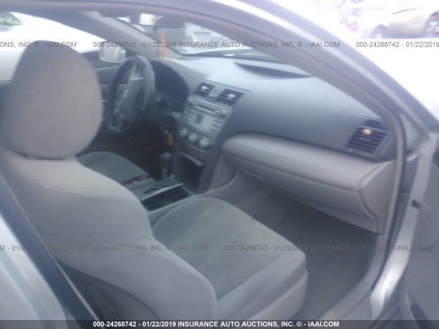 4T1BE46K67U136903 - 2007 TOYOTA CAMRY NEW GENERAT CE/LE/XLE/SE GRAY photo 5