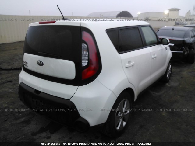 KNDJN2A25G7248926 - 2016 KIA SOUL WHITE photo 4