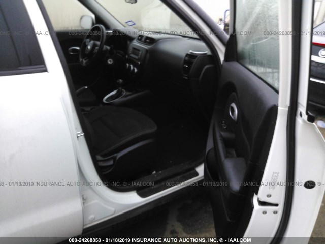 KNDJN2A25G7248926 - 2016 KIA SOUL WHITE photo 5