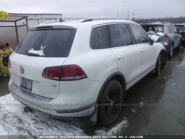 WVGRF7BP0HD000119 - 2017 VOLKSWAGEN TOUAREG WOLFSBURG WHITE photo 4