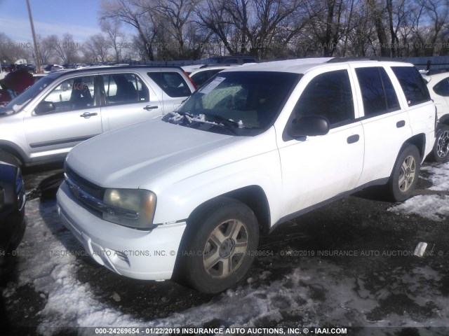 1GNDT13S262293674 - 2006 CHEVROLET TRAILBLAZER LS/LT WHITE photo 2