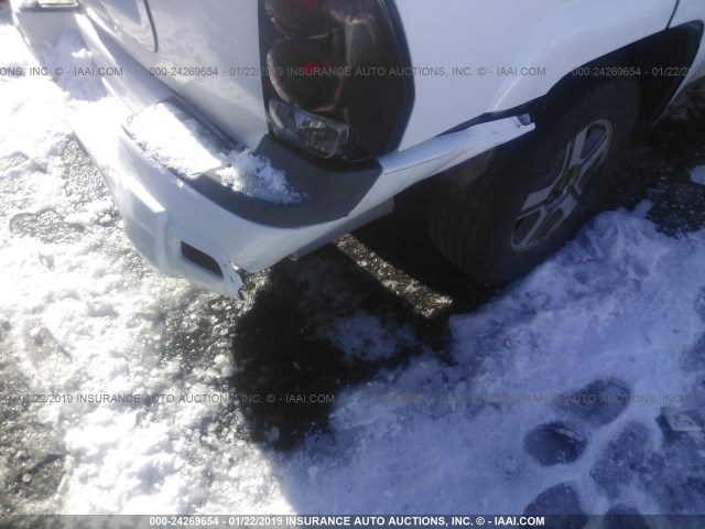 1GNDT13S262293674 - 2006 CHEVROLET TRAILBLAZER LS/LT WHITE photo 6