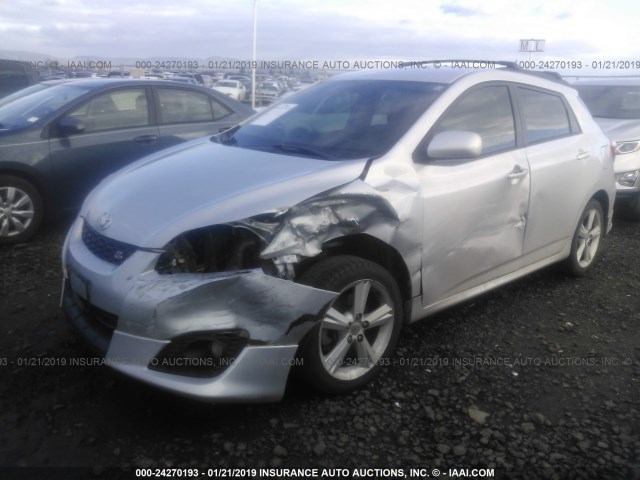 2T1LE40E99C002110 - 2009 TOYOTA COROLLA MATRIX S SILVER photo 2