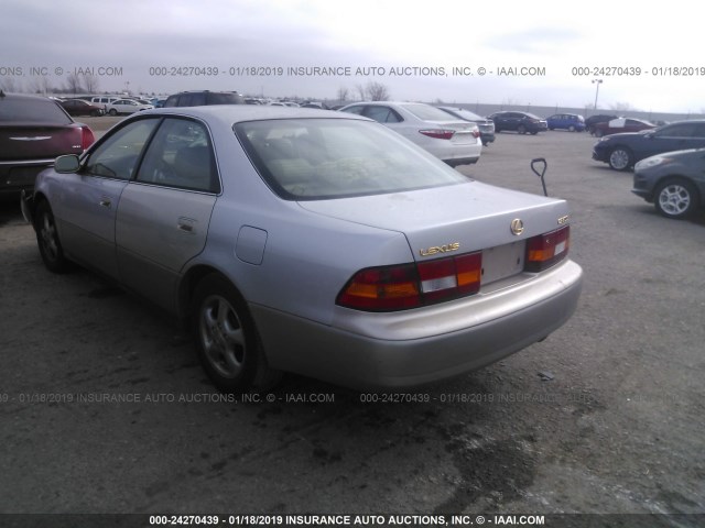 JT8BF22G8V0004929 - 1997 LEXUS ES 300 GOLD photo 3