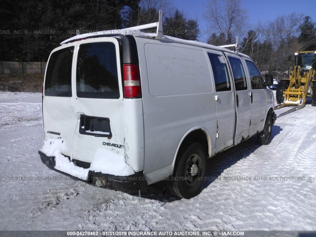 1GCHG35U051116649 - 2005 CHEVROLET EXPRESS G3500  WHITE photo 4