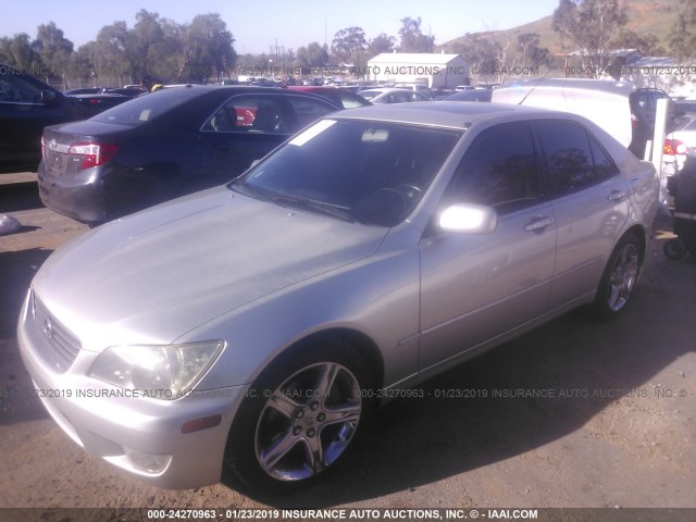 JTHBD182710017483 - 2001 LEXUS IS 300 SILVER photo 2