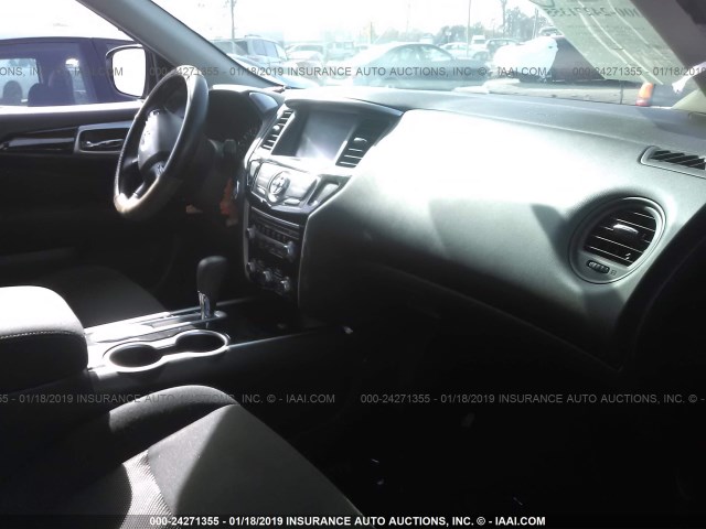5N1DR2MN9HC696291 - 2017 NISSAN PATHFINDER S/SV/SL/PLATINUM GRAY photo 5