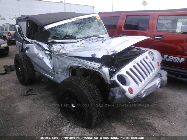 1J4FA54158L603540 - 2008 JEEP WRANGLER SAHARA SILVER photo 1