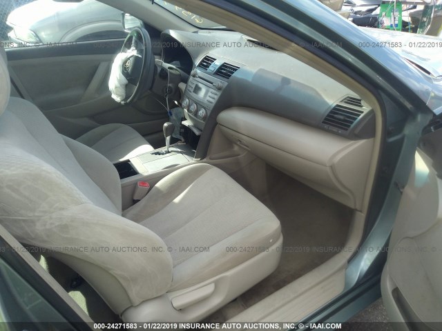 4T1BF3EK5BU615993 - 2011 TOYOTA CAMRY SE/LE/XLE 浅蓝色 照片 5