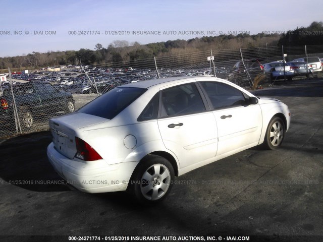 1FAFP38331W181590 - 2001 FORD FOCUS ZTS WHITE photo 4