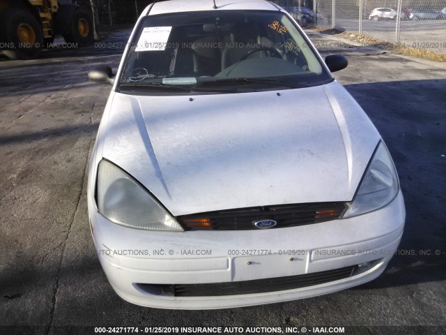 1FAFP38331W181590 - 2001 FORD FOCUS ZTS WHITE photo 6