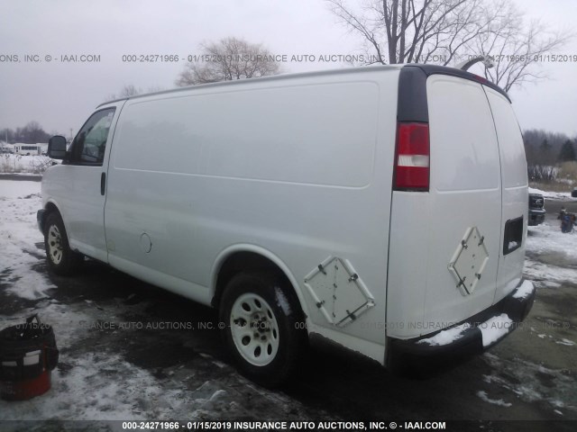 1GTS8AF43C1183488 - 2012 GMC SAVANA G1500 WHITE photo 3