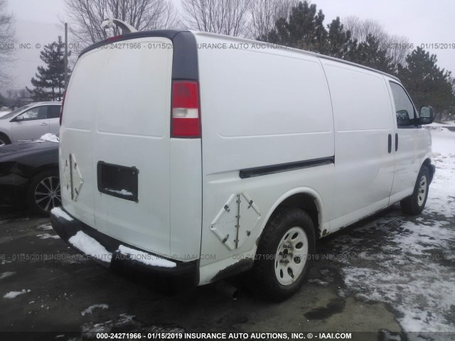 1GTS8AF43C1183488 - 2012 GMC SAVANA G1500 WHITE photo 4