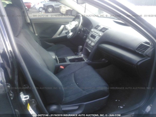 4T1BF3EK2AU099560 - 2010 TOYOTA CAMRY SE/LE/XLE 黑色 照片 5