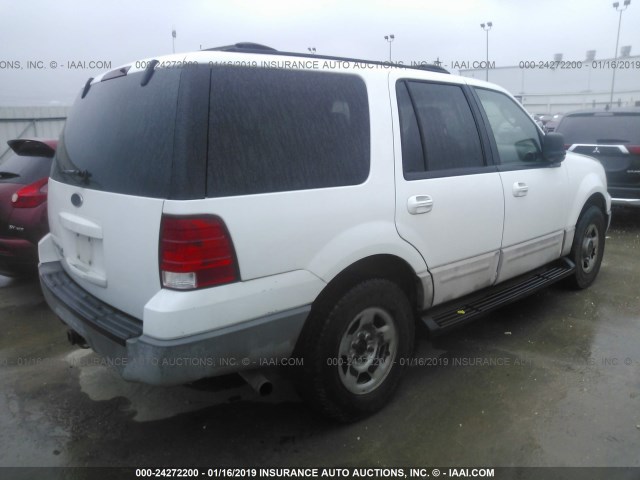 1FMRU15W03LB85728 - 2003 FORD EXPEDITION XLT WHITE photo 4