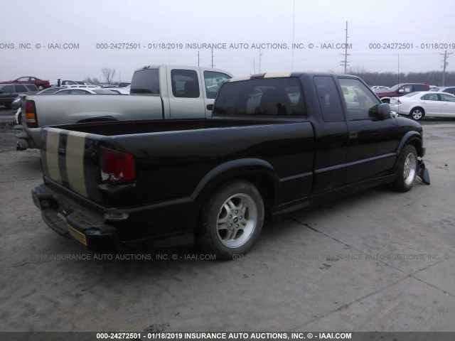 1GCCS195728260024 - 2002 CHEVROLET S TRUCK S10 BLACK photo 4