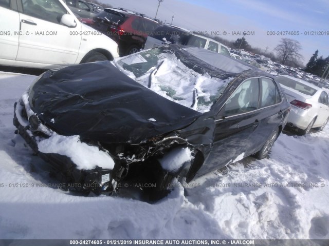 4T1BF1FK8FU112905 - 2015 TOYOTA CAMRY LE/XLE/SE/XSE BLACK photo 2