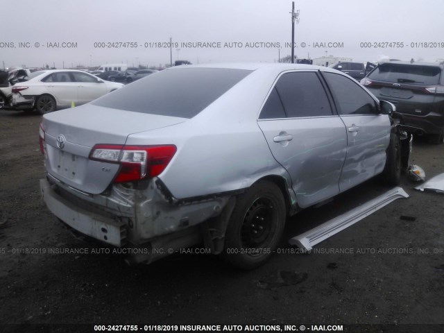 4T1BF1FK8EU361039 - 2014 TOYOTA CAMRY L/SE/LE/XLE ვერცხლისფერი ფოტო 4