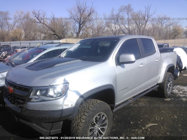 1GCGTEEN2J1207704 - 2018 CHEVROLET COLORADO ZR2 SILVER photo 2