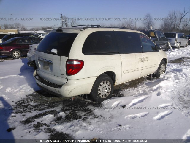 2C4GP44R65R163498 - 2005 CHRYSLER TOWN & COUNTRY LX WHITE photo 4