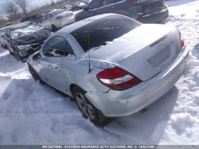 WDBWK54FX6F086048 - 2006 MERCEDES-BENZ SLK 280 SILVER photo 3