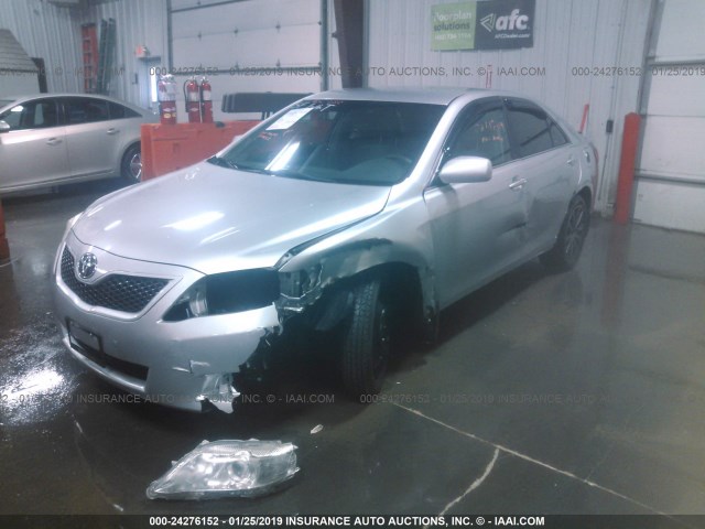 4T4BF3EK4BR214862 - 2011 TOYOTA CAMRY SE/LE/XLE 银色 照片 2