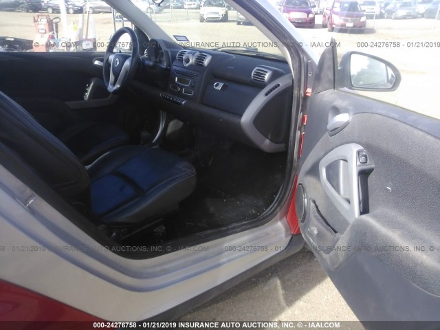 WMEEJ31X09K288878 - 2009 SMART FORTWO PURE/PASSION RED photo 5