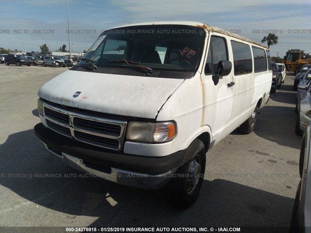 2B5WB35Z1VK568110 - 1997 DODGE RAM WAGON B3500 WHITE photo 2