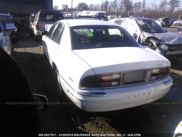 1G4CU5218W4614344 - 1998 BUICK PARK AVENUE ULTRA WHITE photo 3