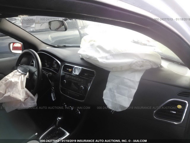 1C3CCBAB9CN317058 - 2012 CHRYSLER 200 LX WHITE photo 5