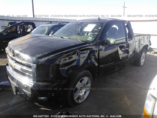 1GCEC19J48Z239203 - 2008 CHEVROLET SILVERADO C1500 BLACK photo 2