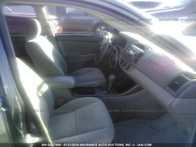 4T1BF32K22U538875 - 2002 TOYOTA CAMRY LE/XLE/SE Жасыл фото 5